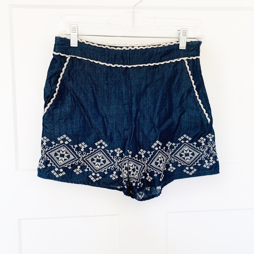 J.O.A. Embroidered High-Waist Chambray Shorts Blue Size Small